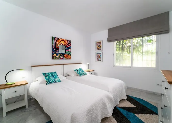 Bright New Apartment In Puente Romano